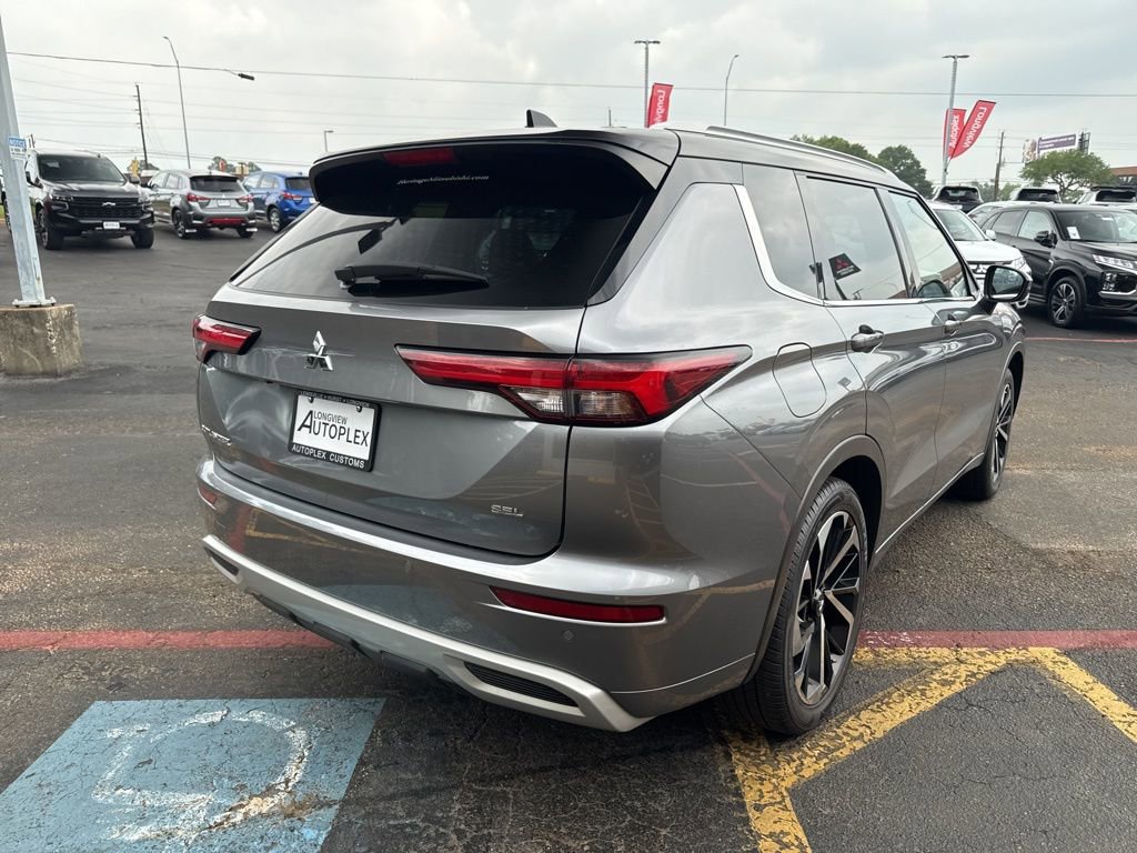 Used 2023 Mitsubishi Outlander SEL FWD image 6
