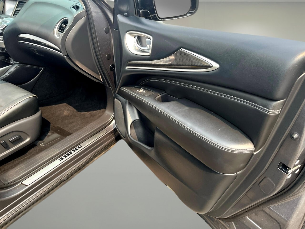 Used 2019 INFINITI QX60 Luxe w/ Essential Package image 36