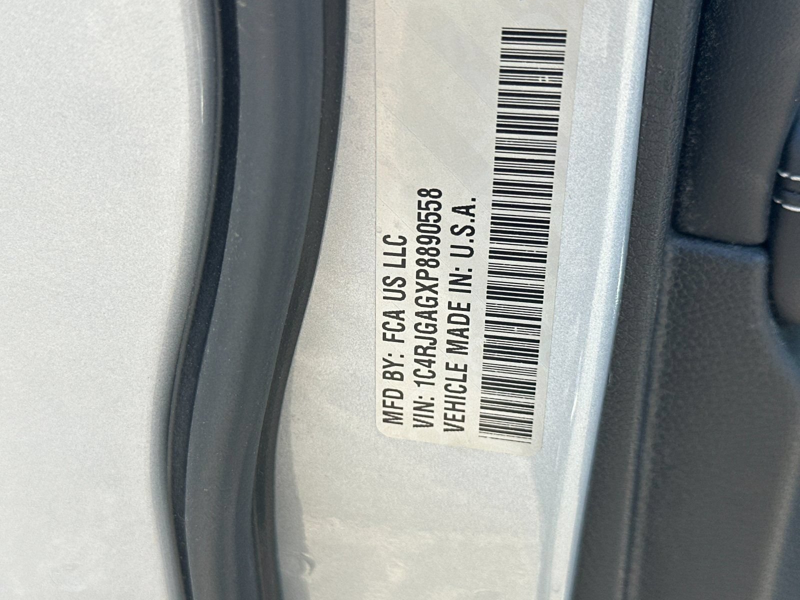 Used 2023 Jeep Grand Cherokee Altitude RWD image 43