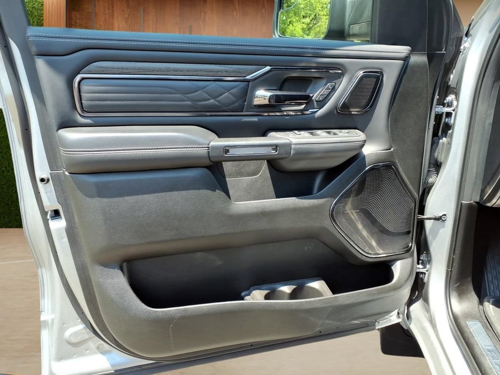 Used 2025 RAM 1500 Limited AWD/4WD image 19