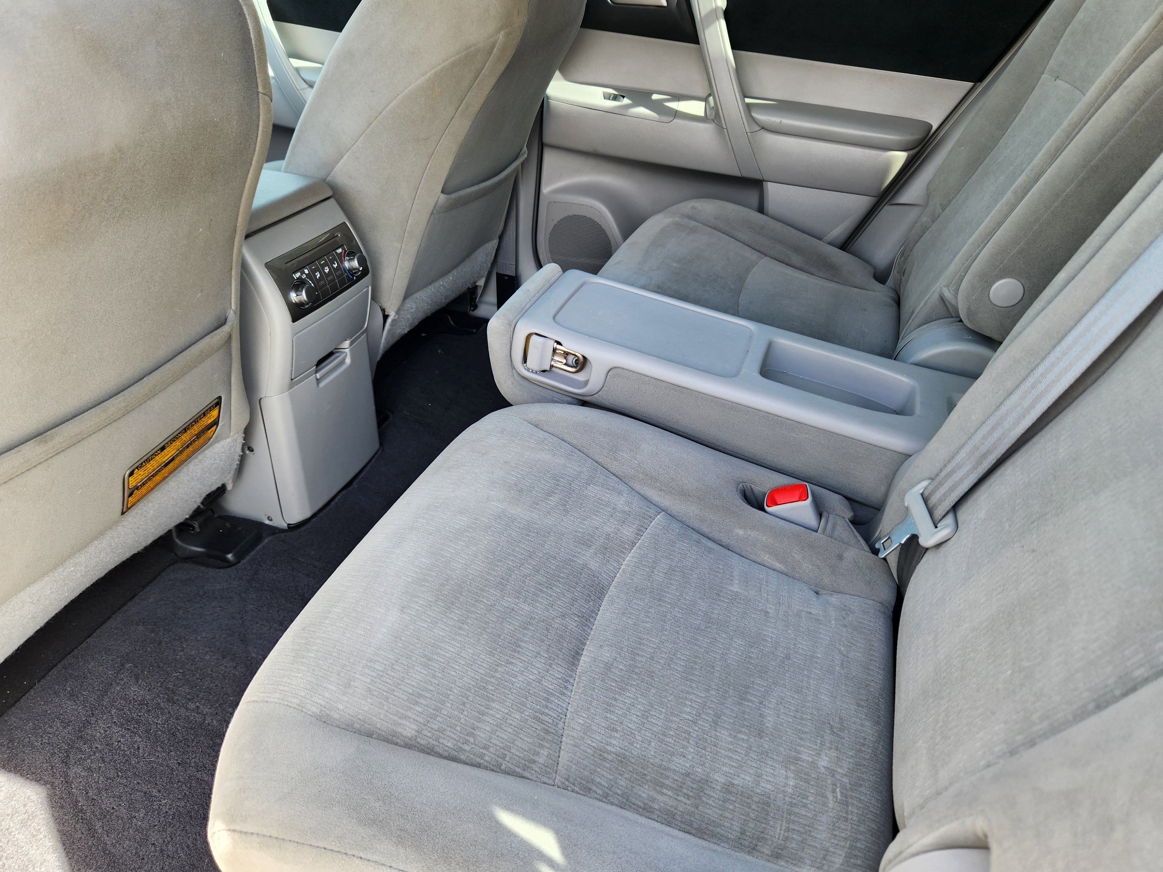 Used 2013 Toyota Highlander Plus image 12