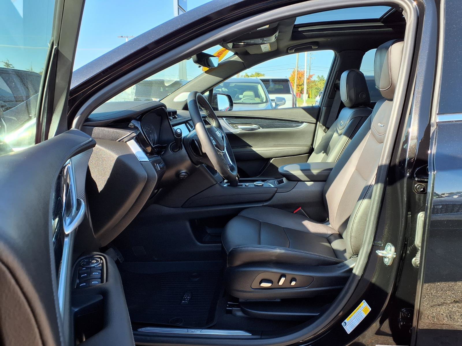 New 2026 Cadillac XT5 Premium Luxury w/ Driver Assist Package AWD/4WD image 15