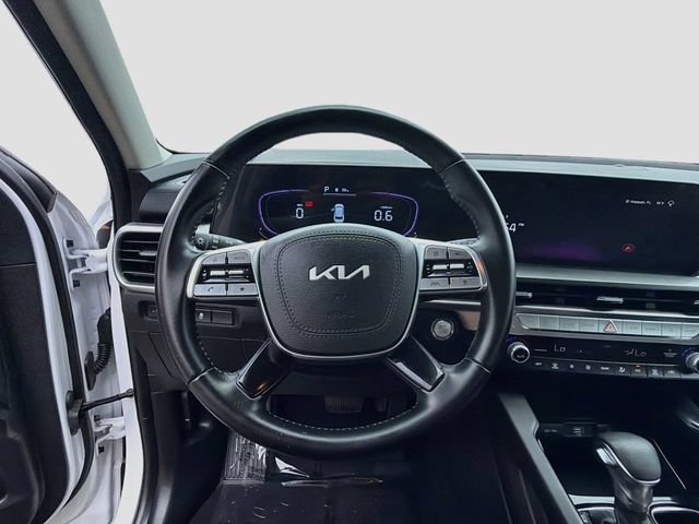 Used 2025 Kia Telluride LX FWD image 11