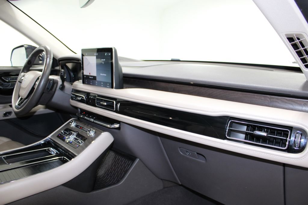 Used 2022 Lincoln Aviator Reserve w/ Elements Package Plus image 32