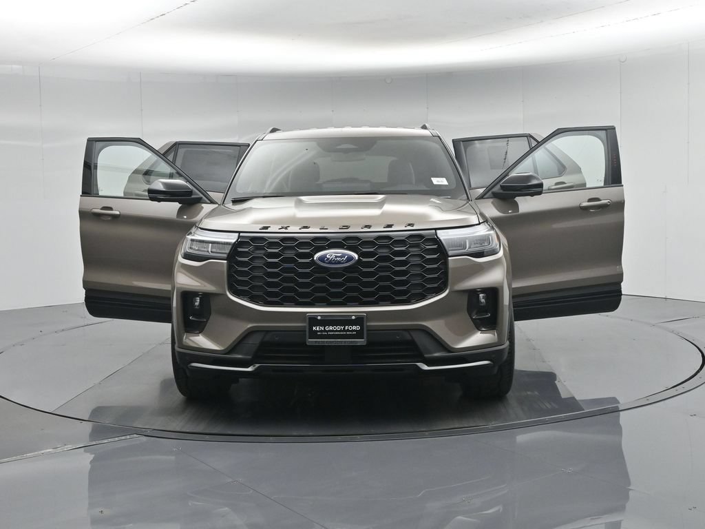 New 2026 Ford Explorer ST-Line w/ ST-Line Street Pack RWD image 31
