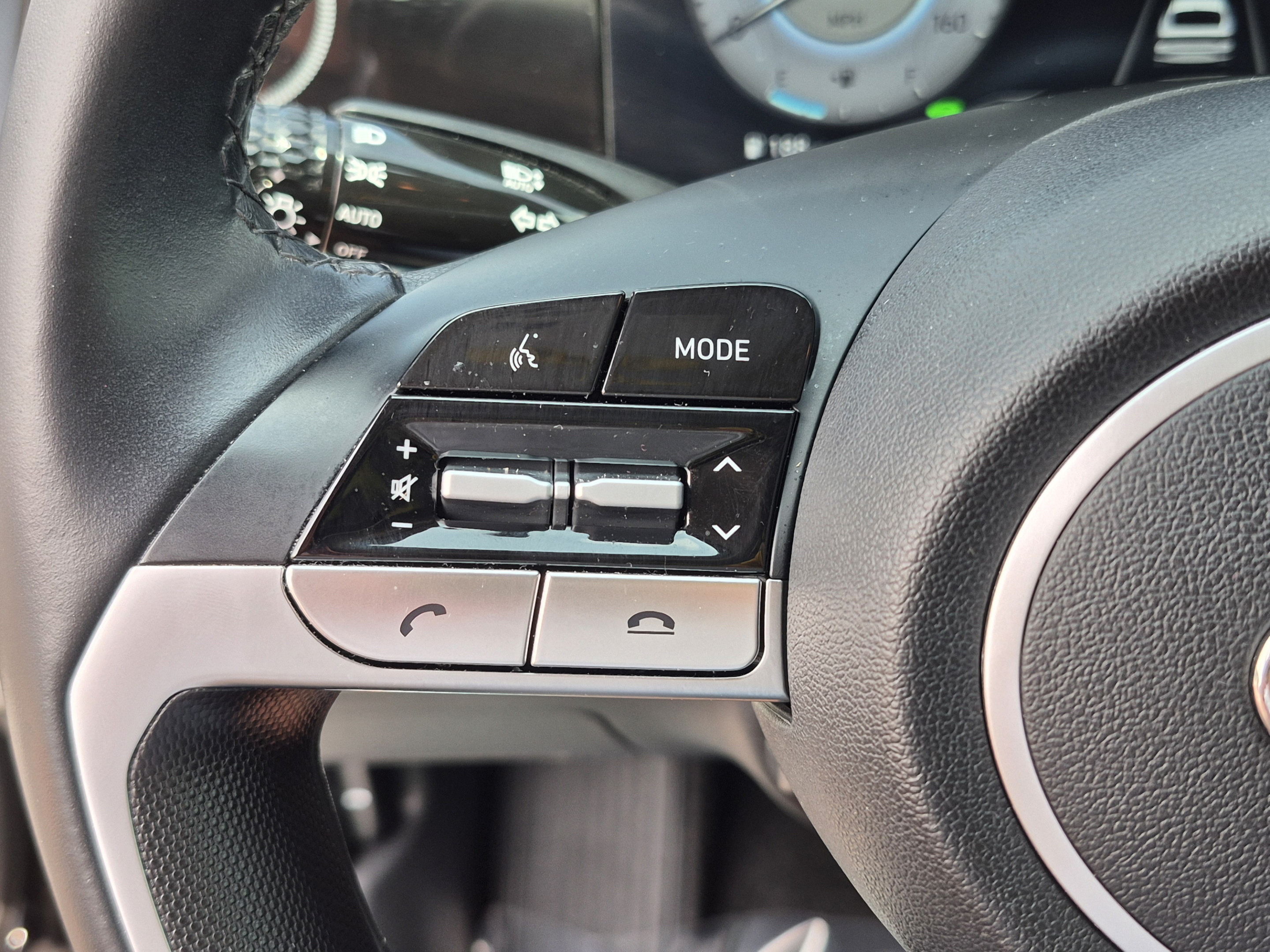 Certified 2023 Hyundai Elantra Limited FWD image 27