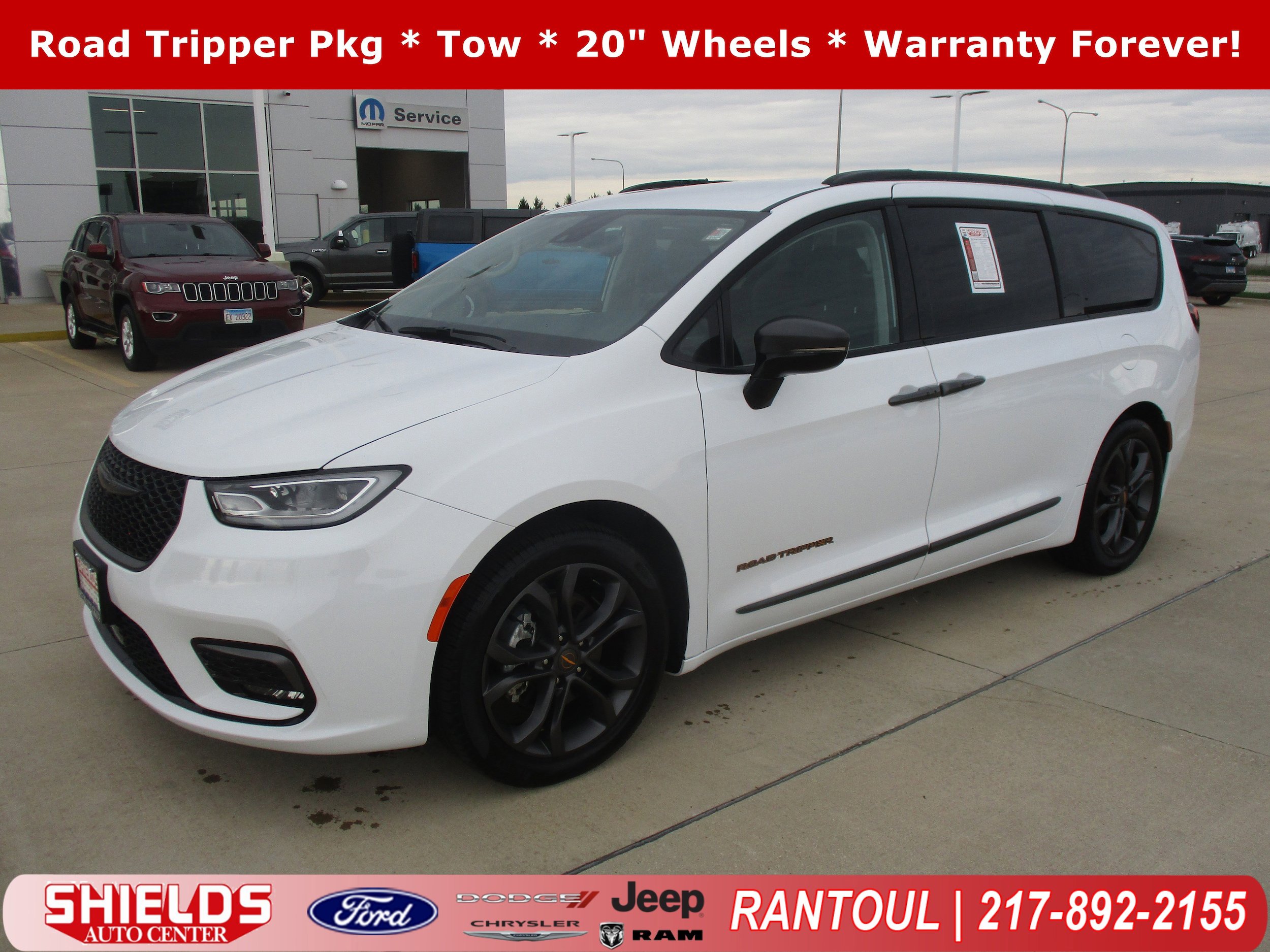 Used 2024 Chrysler Pacifica Touring-L w/ Road Tripper Package FWD image 1