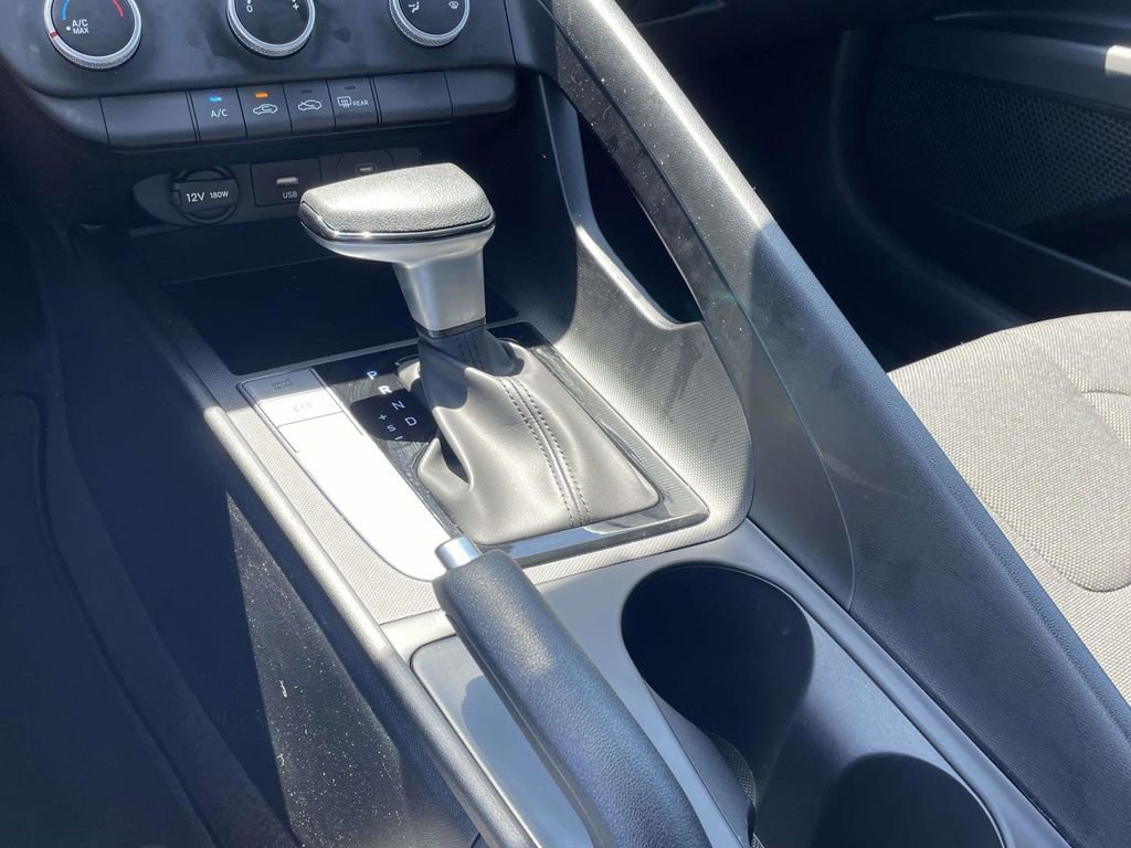 Certified 2026 Hyundai Elantra SE FWD image 19