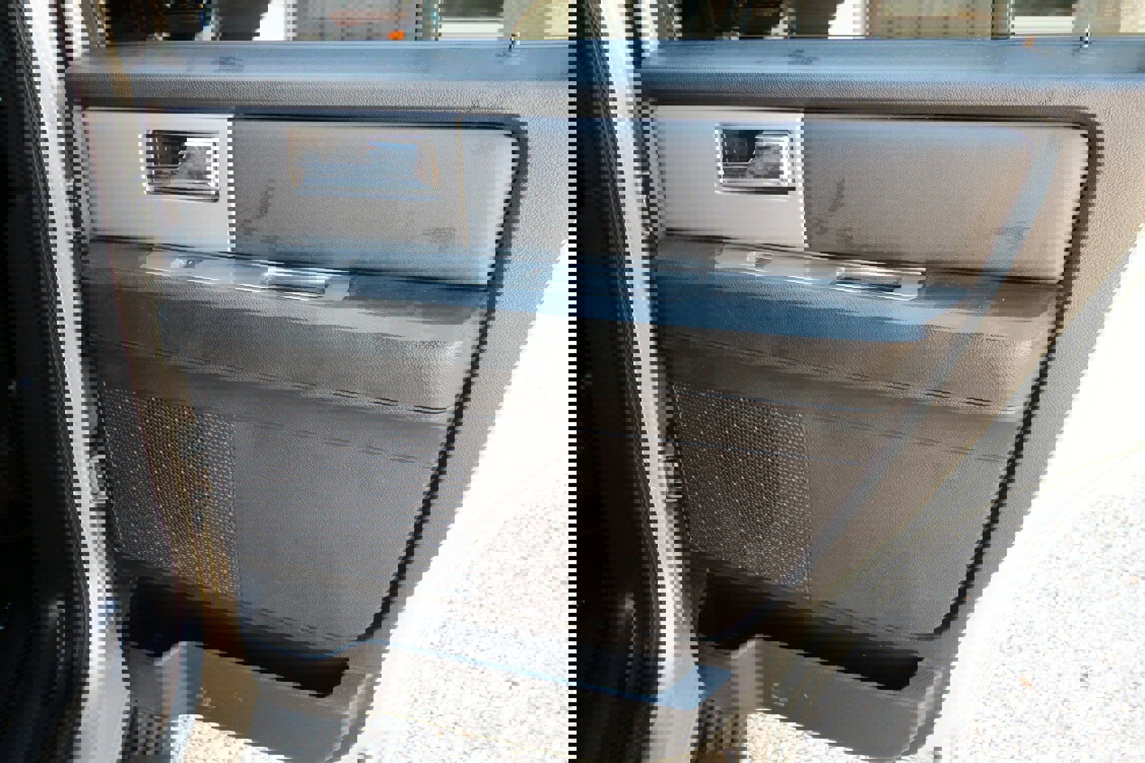 Used 2017 Ford Expedition XLT w/ Equipment Group 202A RWD image 38