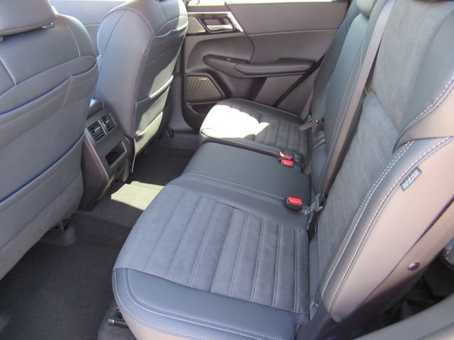 New 2026 Mitsubishi Outlander SE FWD image 16