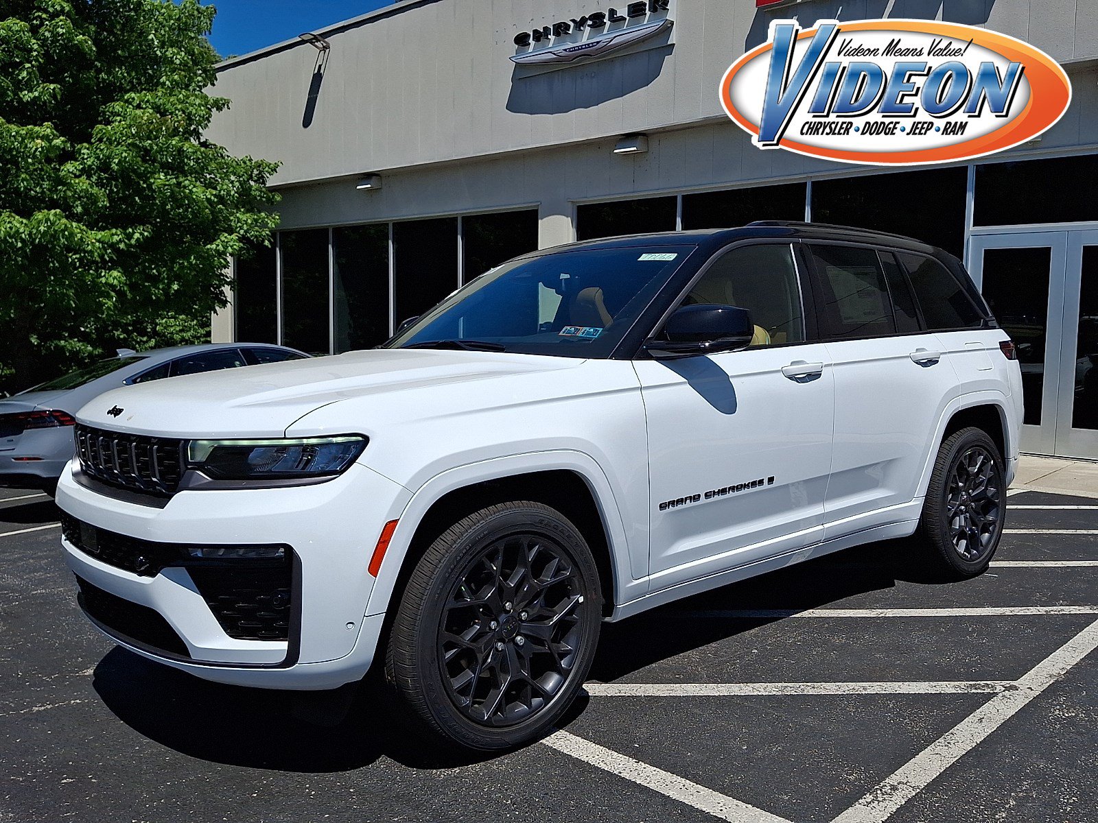 New 2026 Jeep Grand Cherokee Summit w/ Obsidian Package