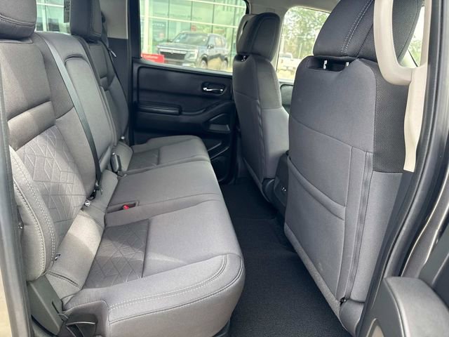 Used 2025 Nissan Frontier SV w/ Tow Package image 15
