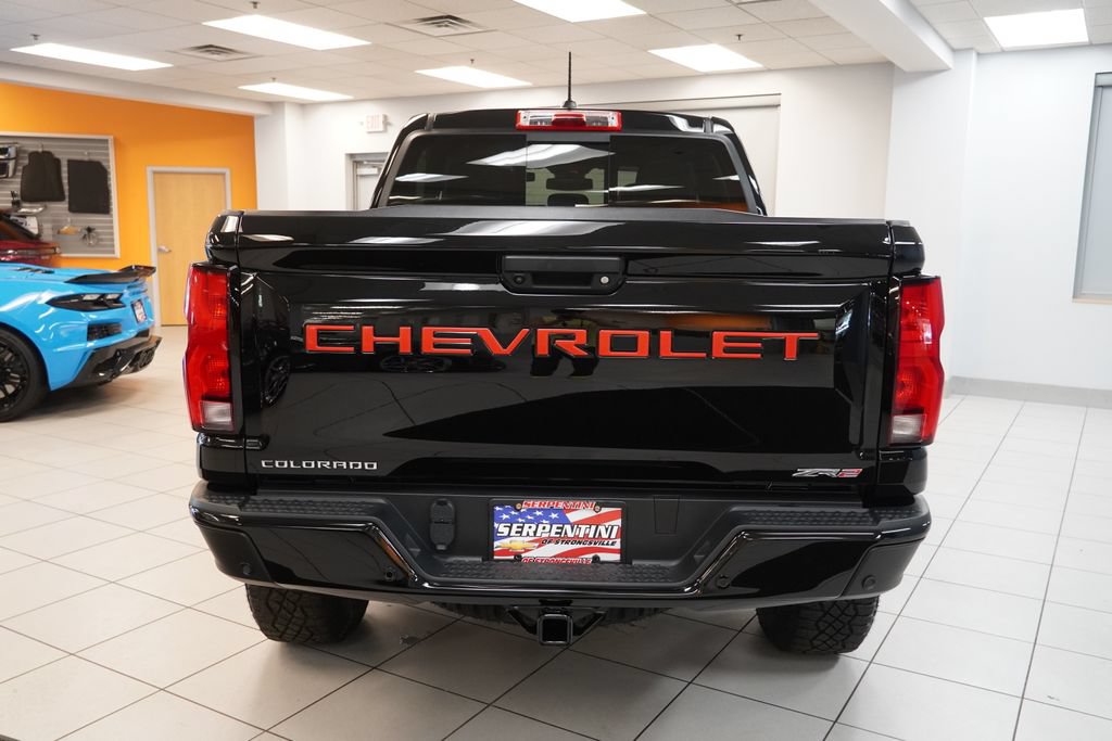 Used 2023 Chevrolet Colorado ZR2 w/ ZR2 Convenience Package III AWD/4WD image 9