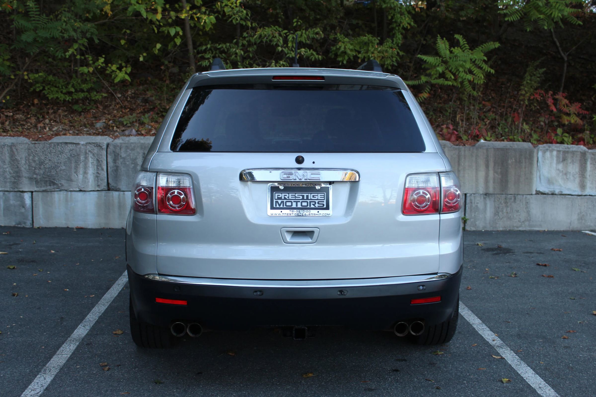 Used 2010 GMC Acadia SLE image 8