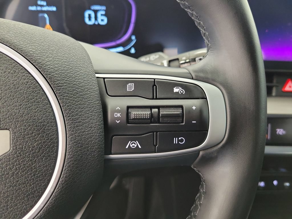 Used 2023 Kia Sportage EX FWD image 23