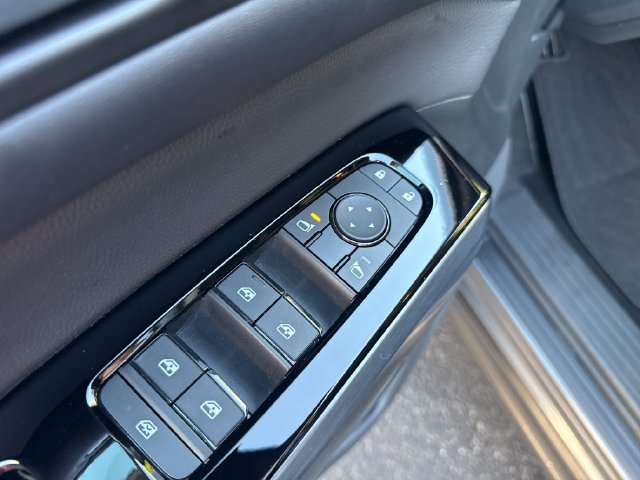 Used 2024 Nissan Pathfinder SL w/ SL Premium Package AWD/4WD image 13