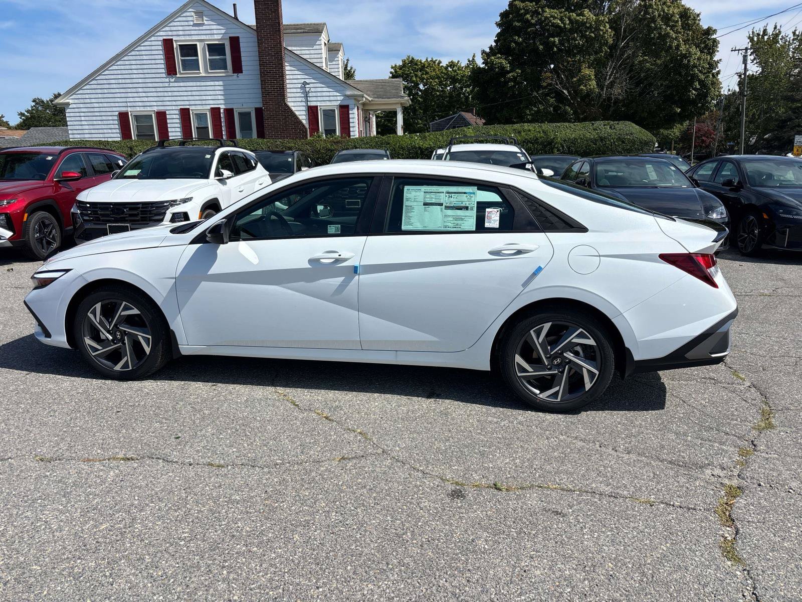 Used 2025 Hyundai Elantra Sport FWD image 2
