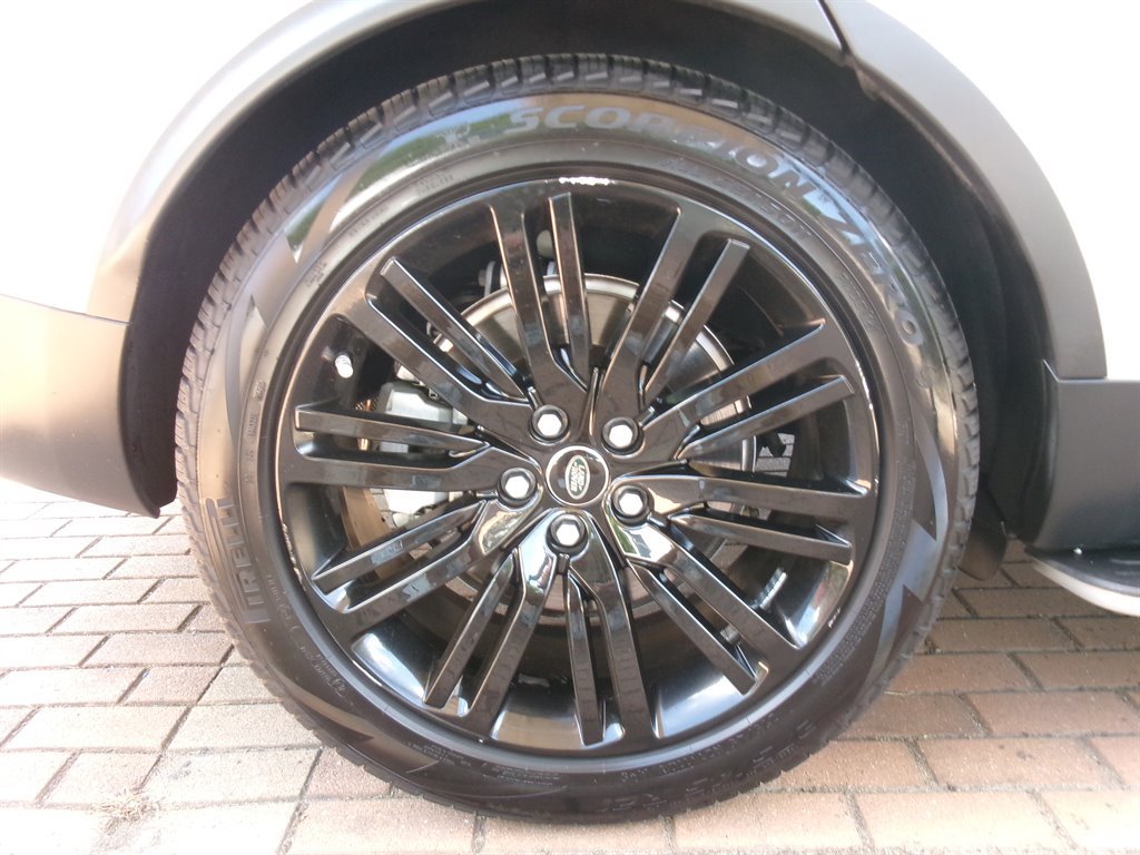 Used 2020 Land Rover Discovery HSE AWD/4WD image 41