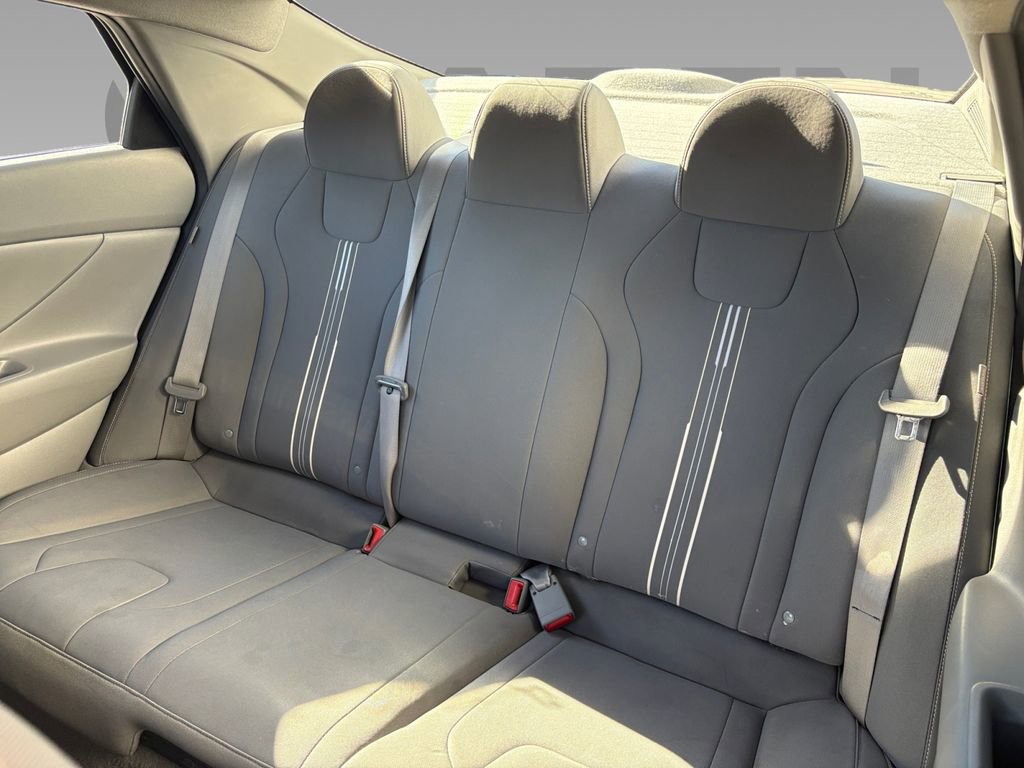 Used 2024 Hyundai Elantra Blue image 4