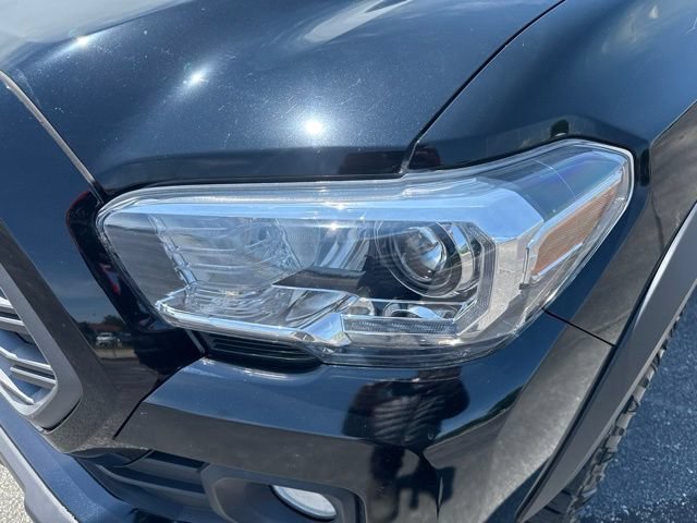 Used 2022 Toyota Tacoma TRD Off-Road w/ Technology Package RWD image 9