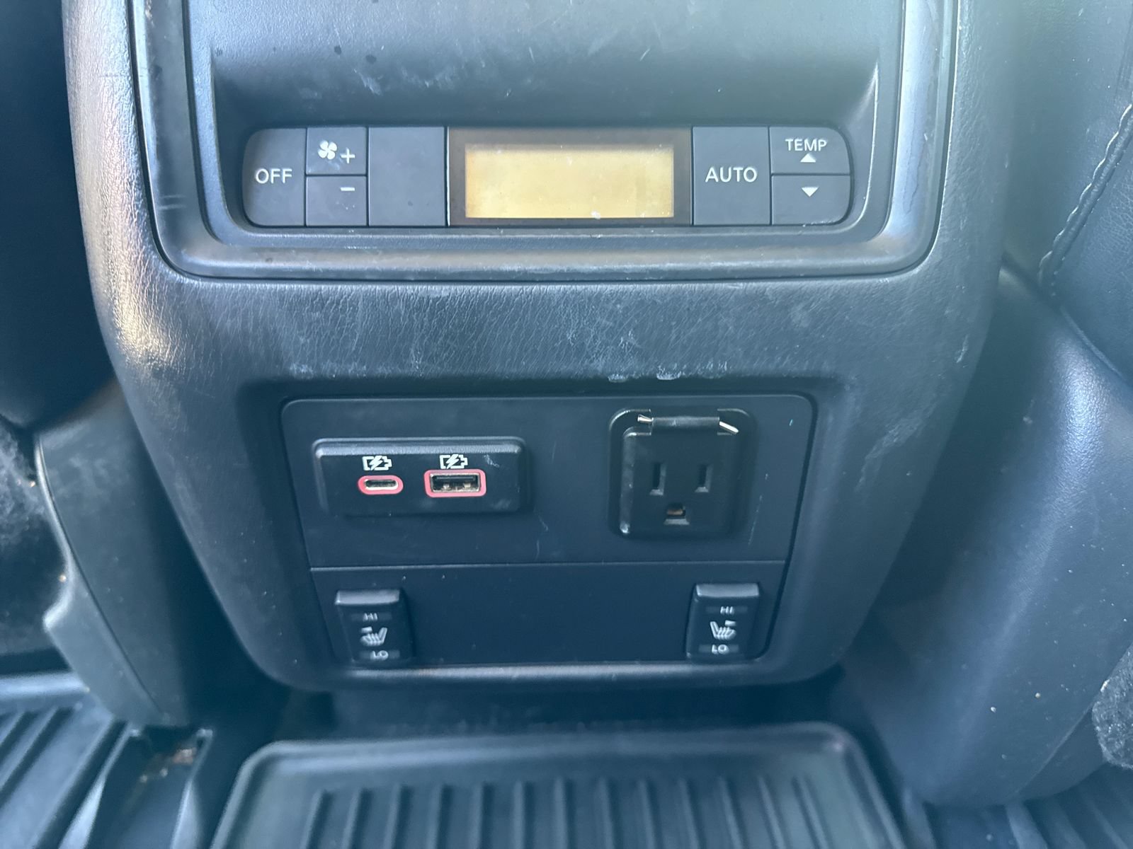 Used 2019 Nissan Pathfinder Platinum AWD/4WD image 40