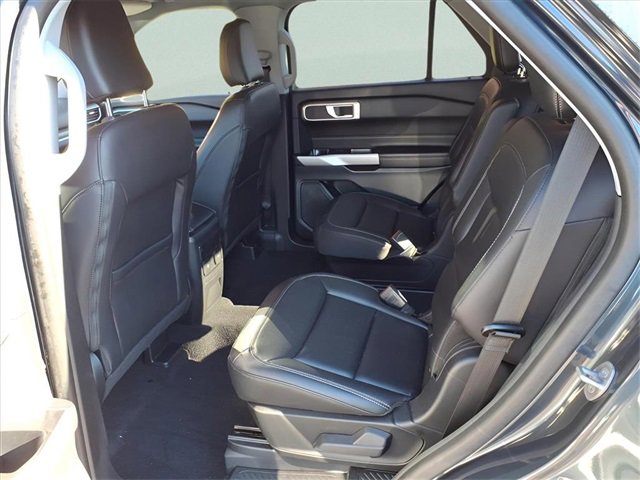 Used 2023 Ford Explorer XLT w/ Equipment Group 202A image 8
