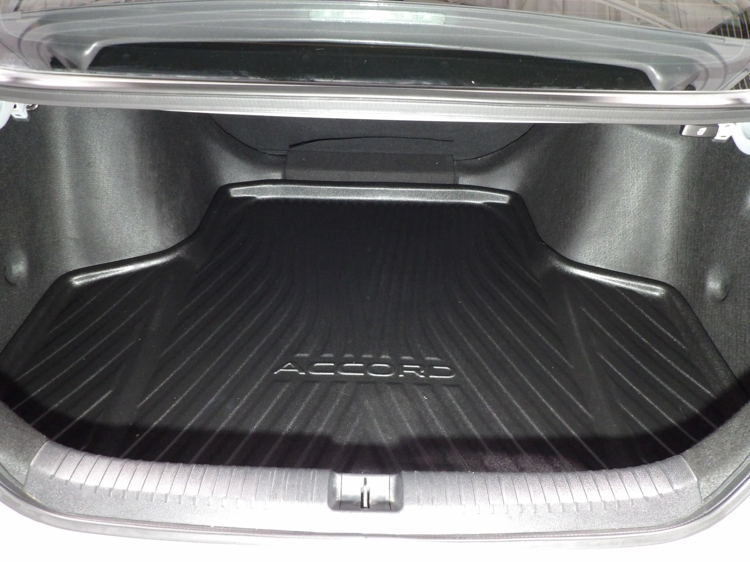 Used 2025 Honda Accord LX image 6