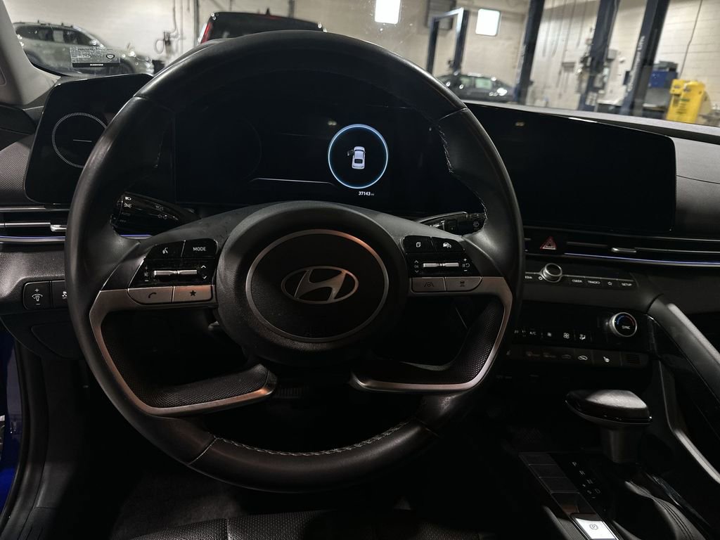 Used 2024 Hyundai Elantra Limited image 11