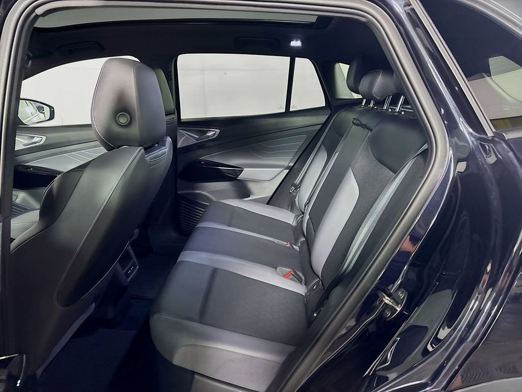 Used 2023 Volkswagen ID.4 Pro S image 21