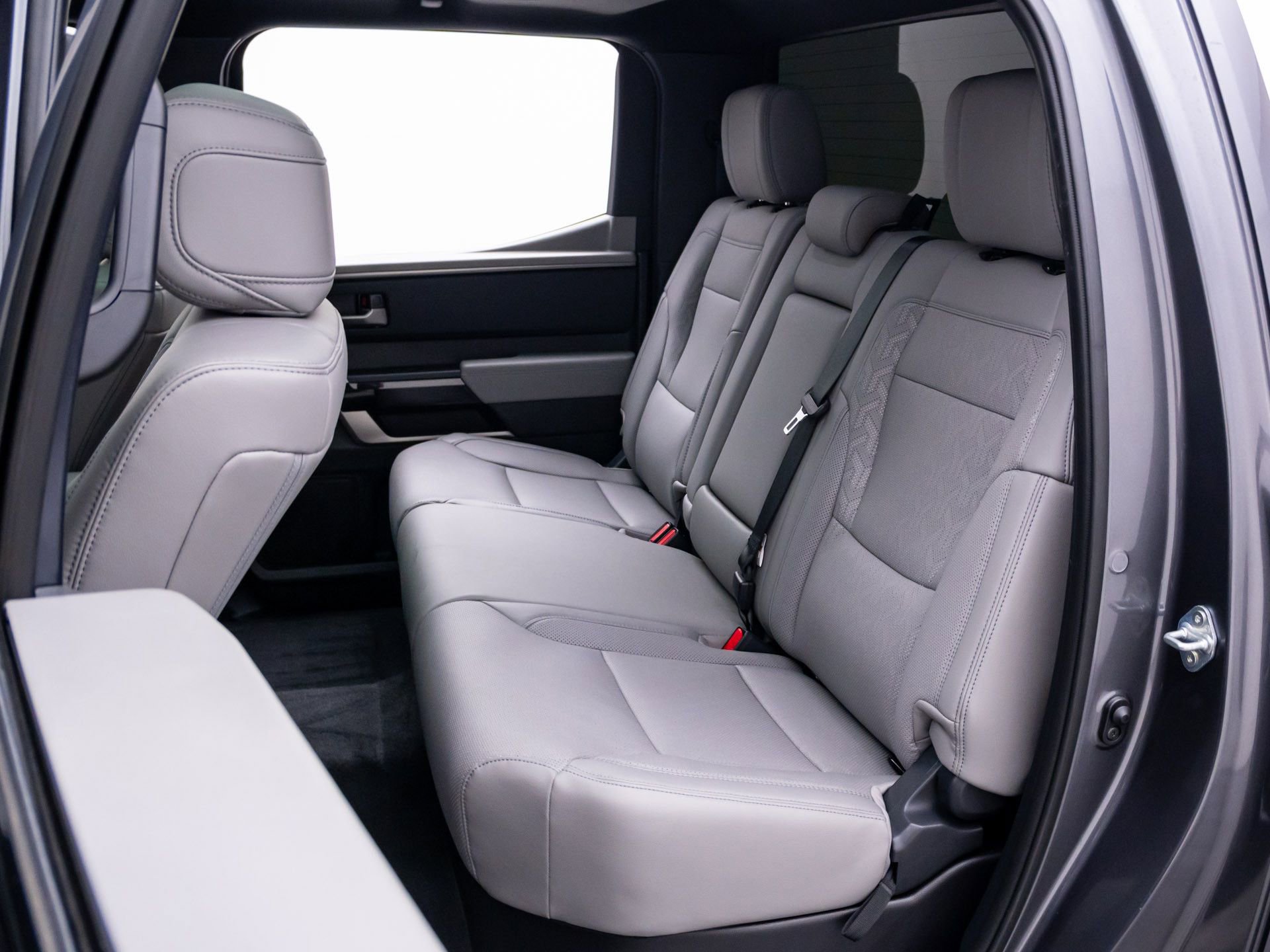 Used 2025 Toyota Tundra Limited AWD/4WD image 18
