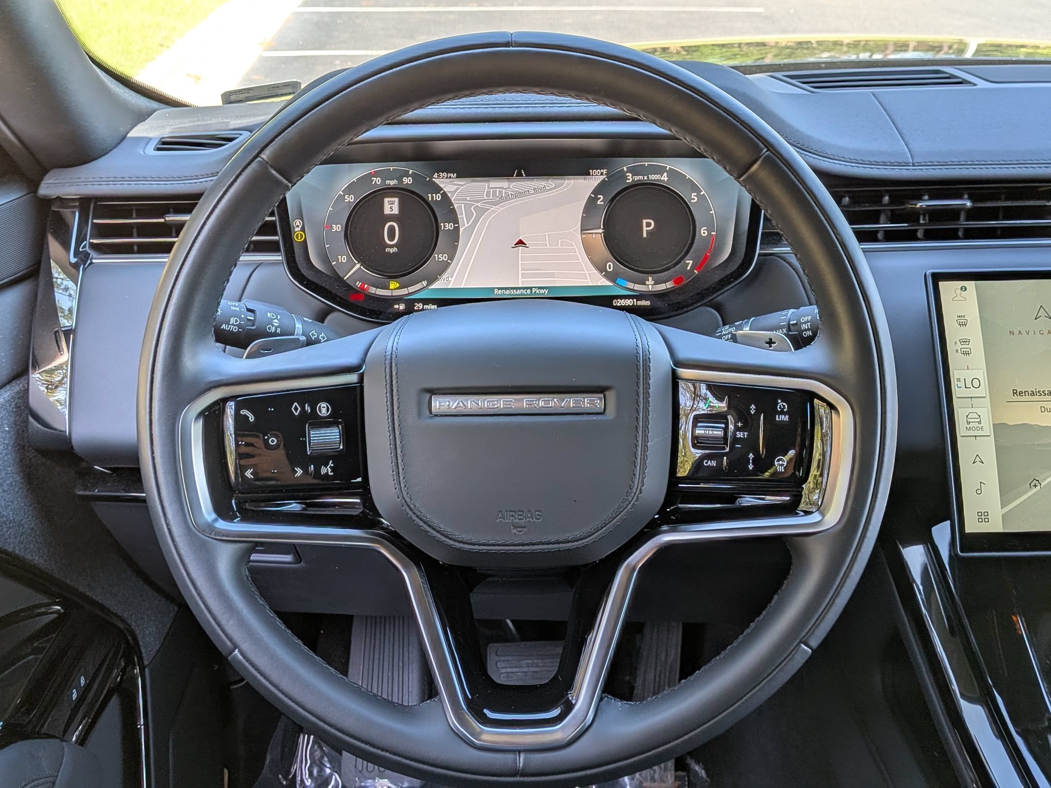 Used 2024 Land Rover Range Rover Sport SE AWD/4WD image 8
