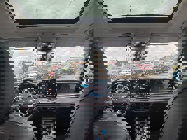 New 2026 Volkswagen Tiguan SE image 7