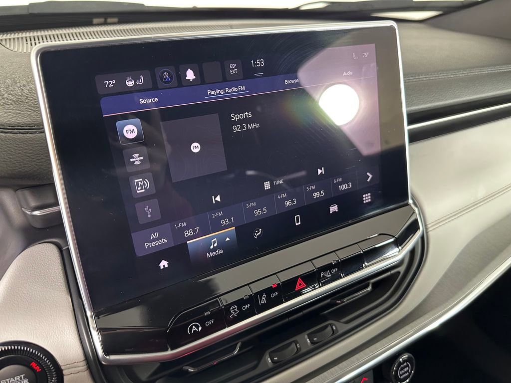 Used 2023 Jeep Compass Limited image 20