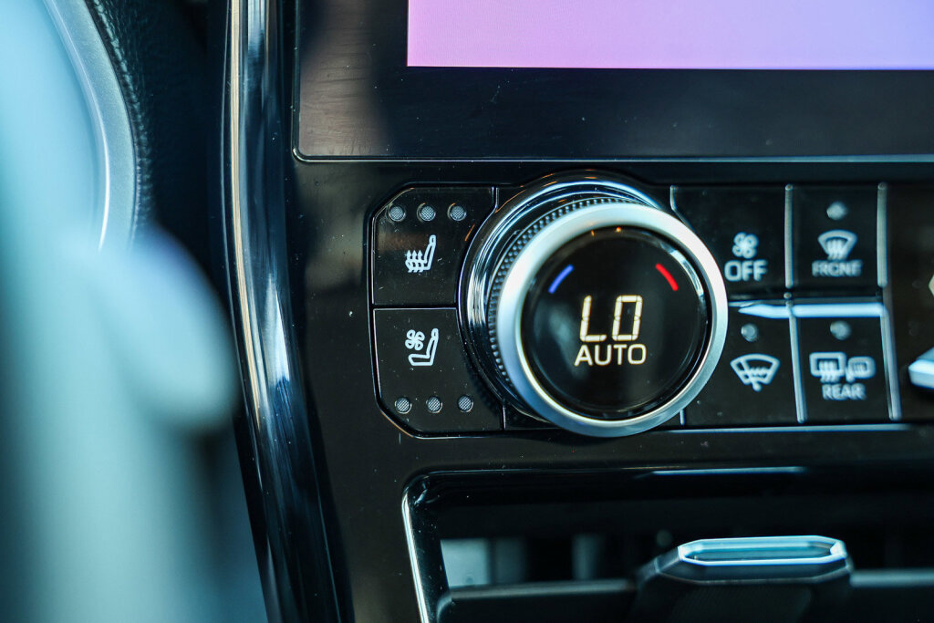 Certified 2025 Toyota Highlander Limited image 17