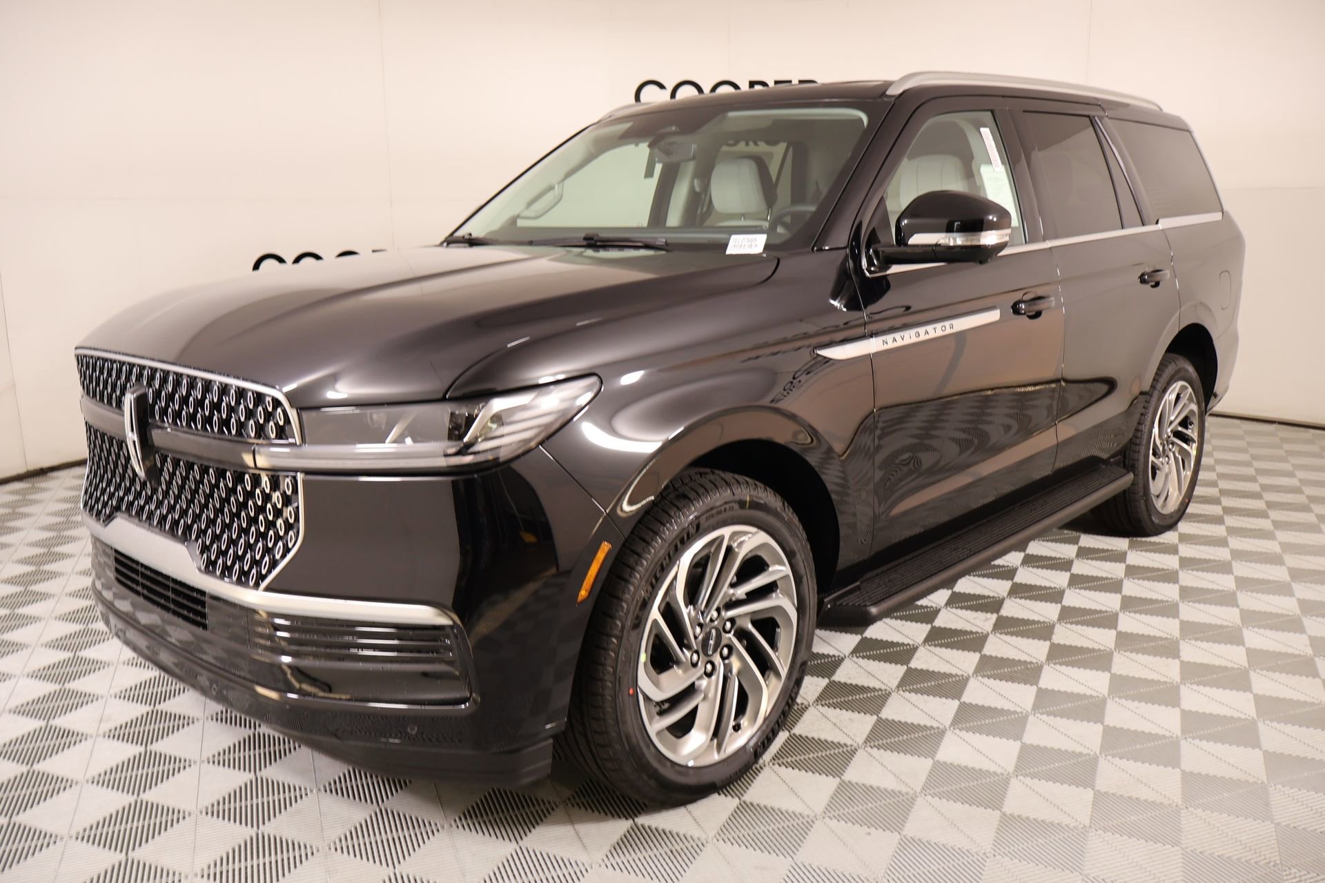 New 2026 Lincoln Navigator Premiere AWD/4WD image 11