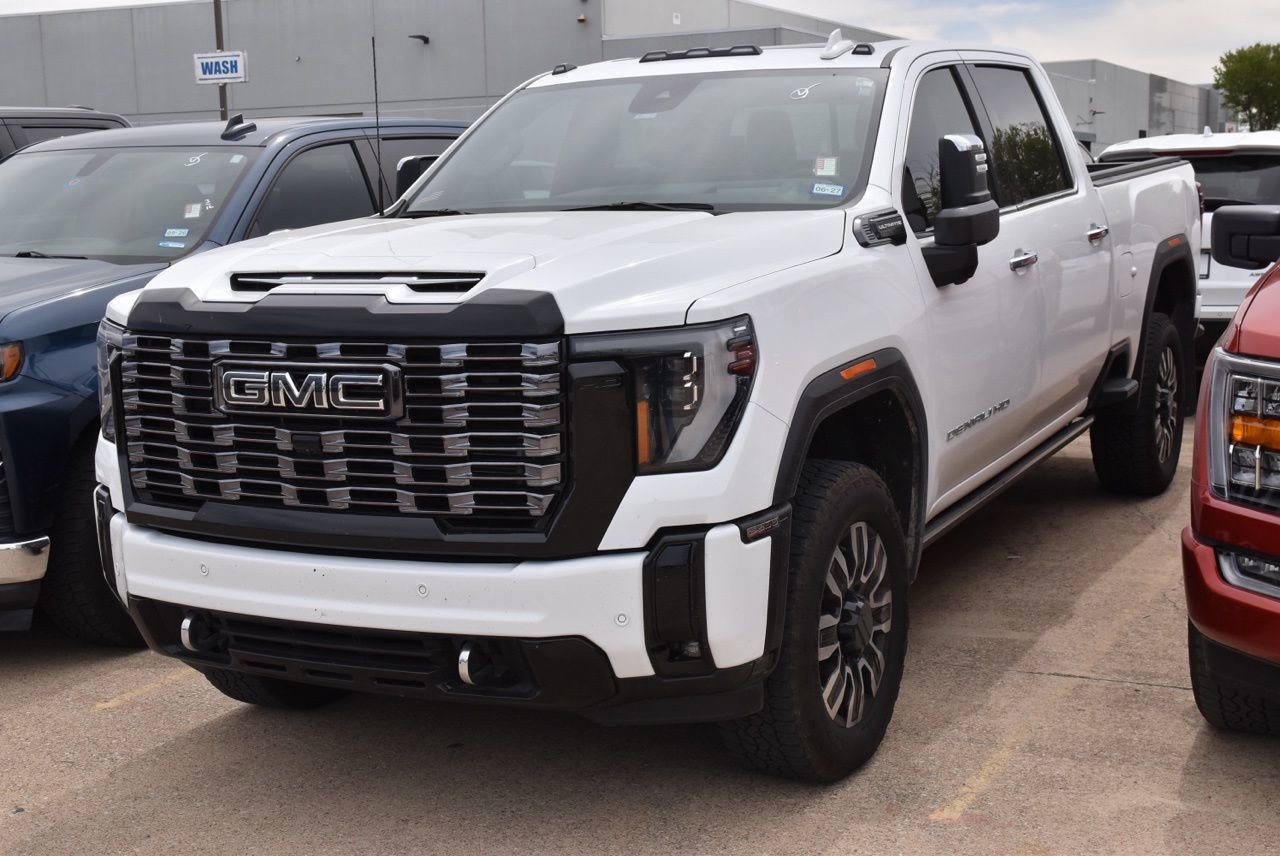 Used 2025 GMC Sierra 2500 Denali Ultimate image 2