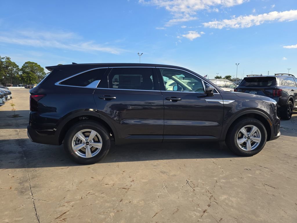 New 2026 Kia Sorento LX image 9