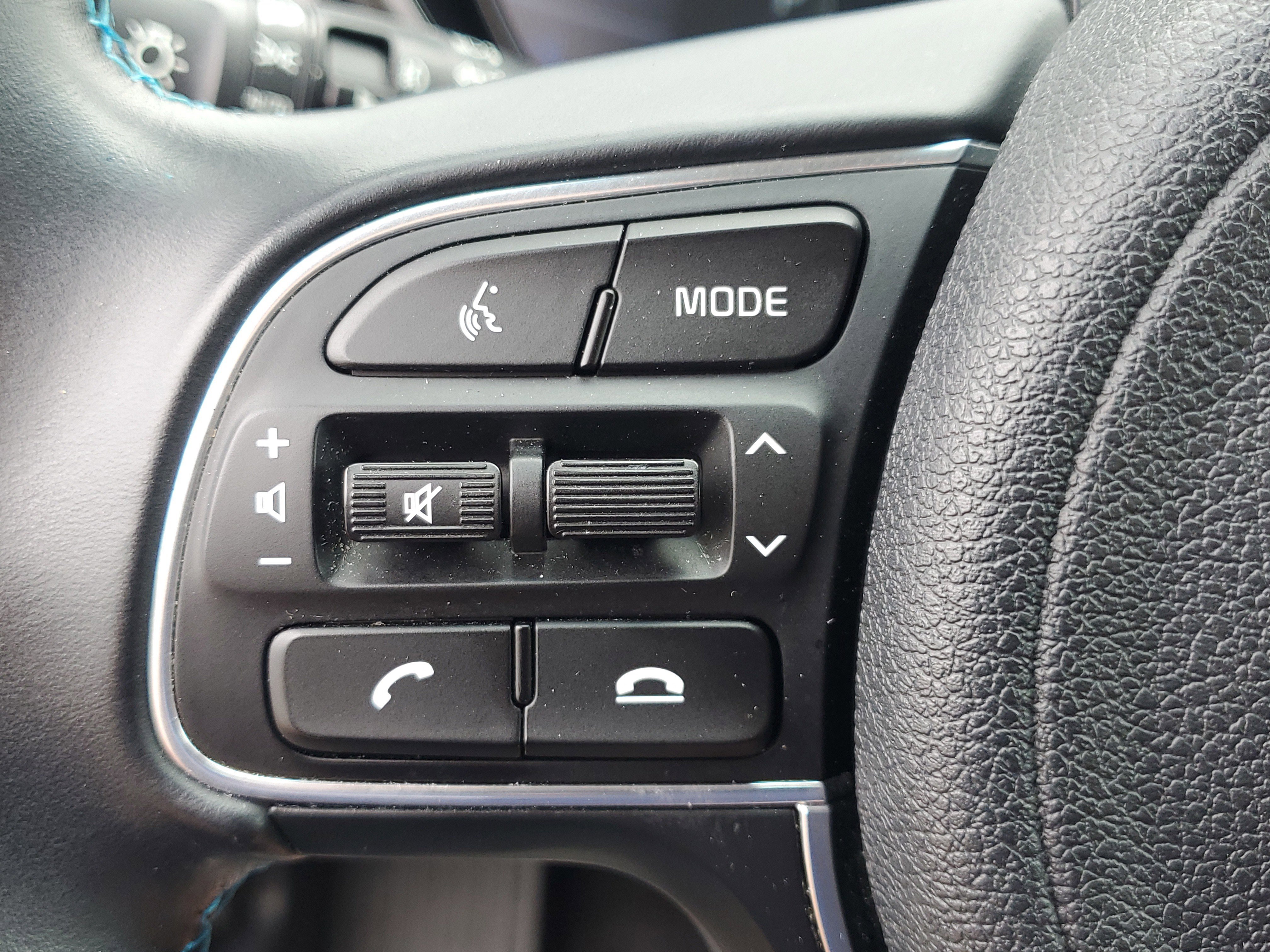 Used 2021 Kia Niro Touring SE image 23