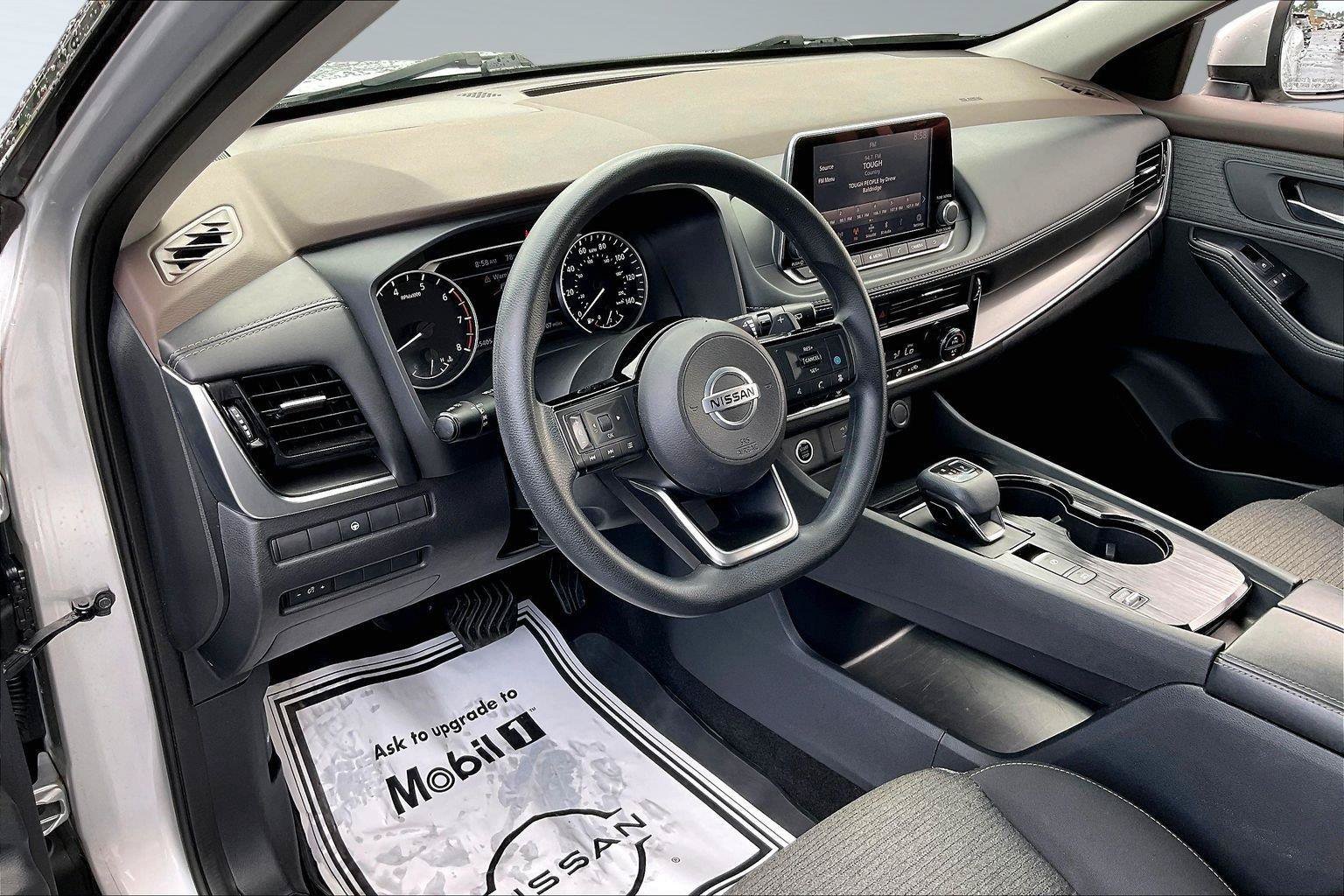 Certified 2021 Nissan Rogue SV FWD image 15