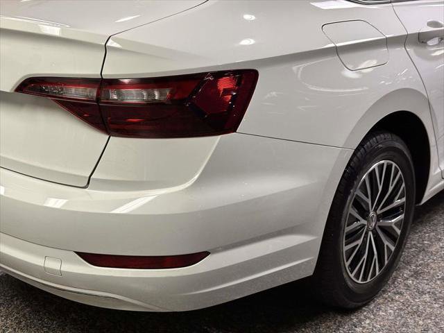 Used 2021 Volkswagen Jetta SE FWD image 9