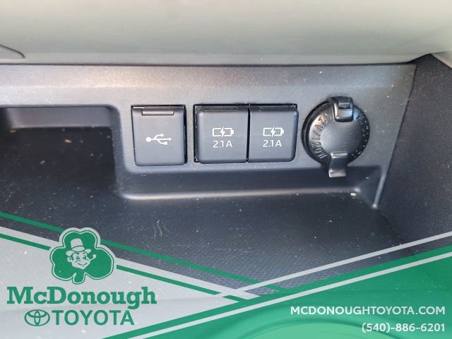 Used 2021 Toyota Highlander XLE image 16