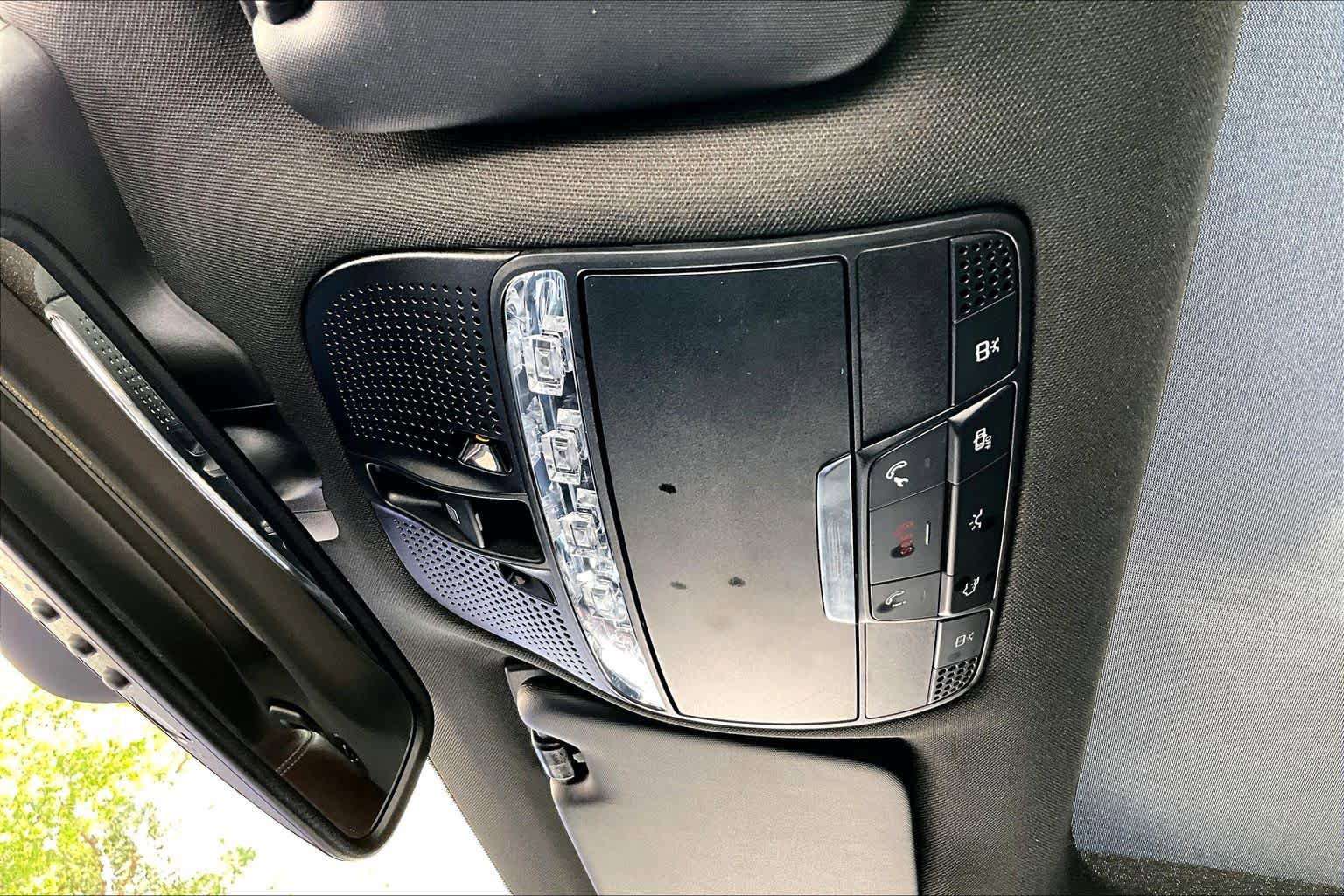 Used 2017 Mercedes-Benz GLC 300 4MATIC image 32