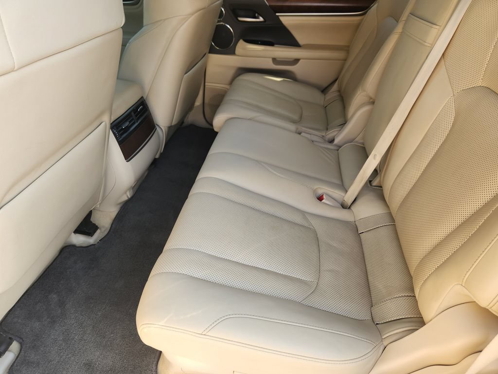 Used 2021 Lexus LX 570 4WD w/ Luxury Package image 30