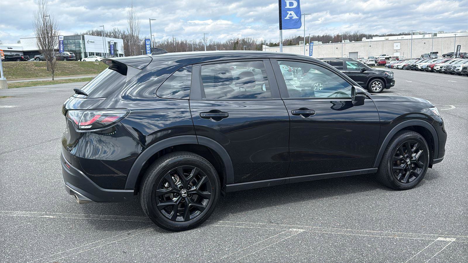 Used 2024 Honda HR-V Sport image 4