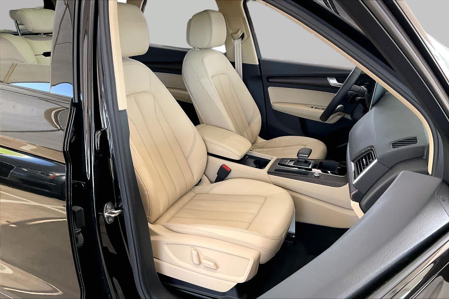 Used 2025 Audi Q5 2.0T Premium w/ Convenience Plus Package AWD/4WD image 9