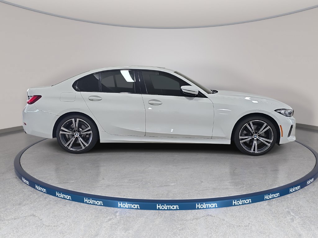Used 2023 BMW 330i Sedan w/ Driving Assistance Package RWD image 4