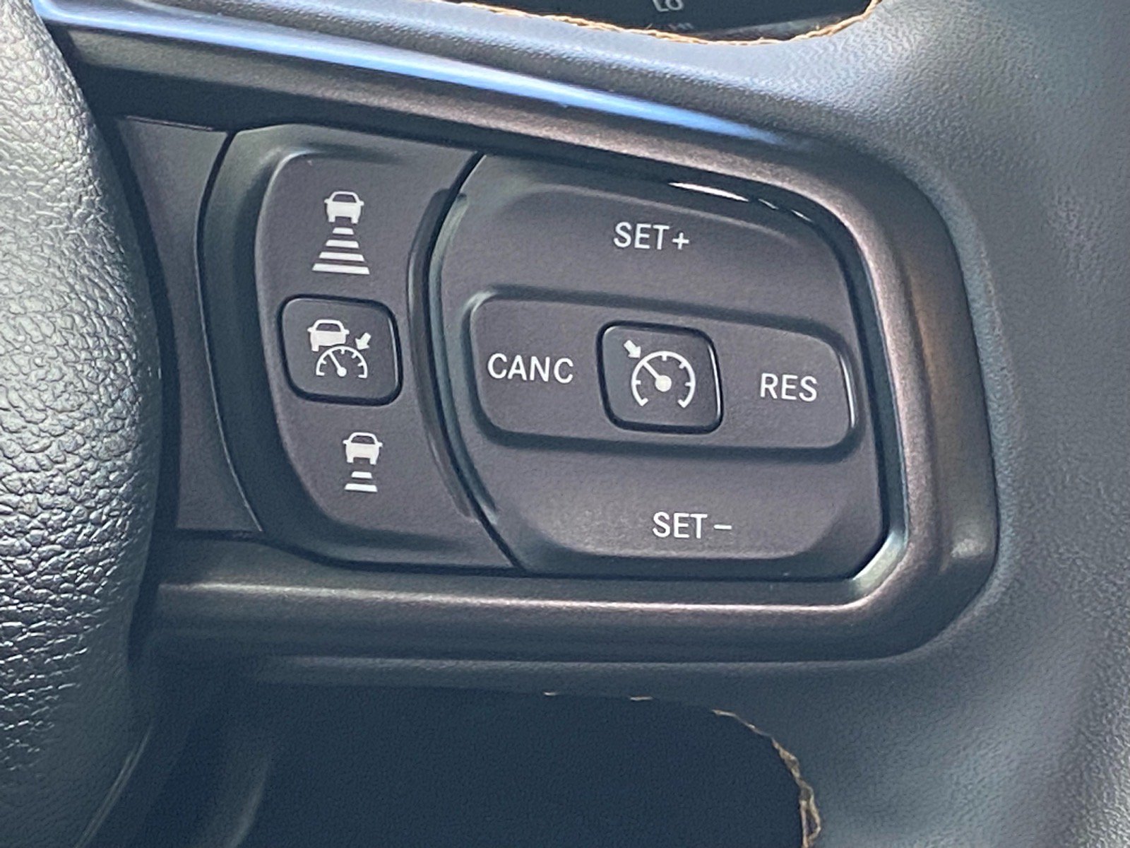 Used 2024 Jeep Wrangler Unlimited w/ Convenience Group AWD/4WD image 9