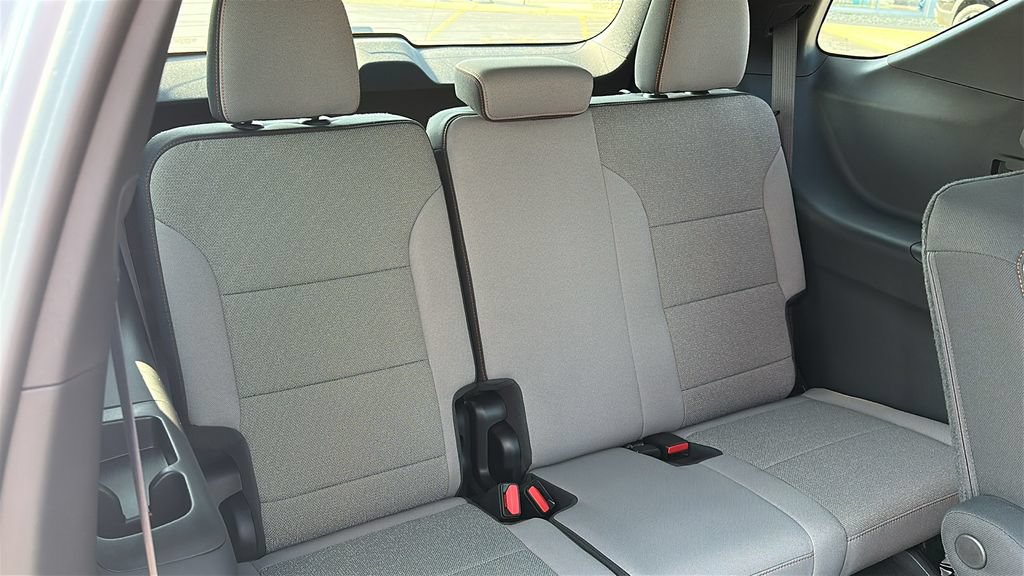New 2027 Chevrolet Traverse LT w/ Sun and Wheel Package FWD image 30
