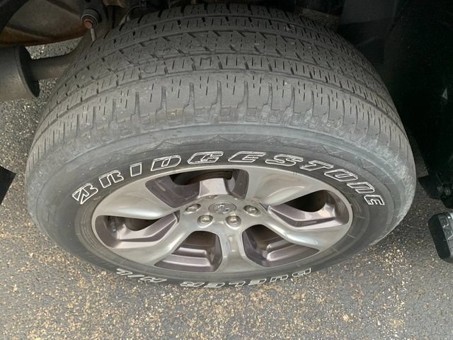 Used 2019 RAM 1500 Laramie AWD/4WD image 8