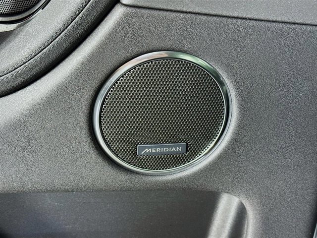 Used 2025 Land Rover Discovery Sport S image 21